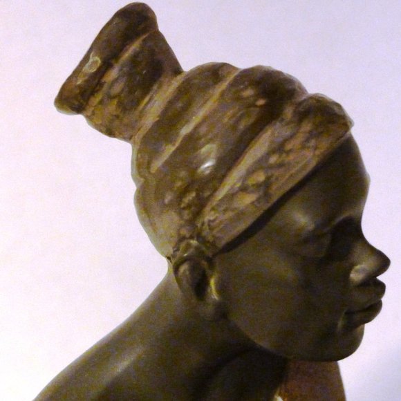 SEYMOUR MANN Handcrafted African Themed Figurine Woman With Pottery - Picture 6 of 15